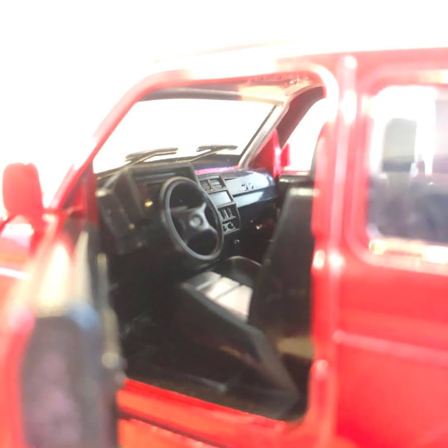 Amazon.co.jp: 132 ラーダニーヴァ ミニカー Lada Niva